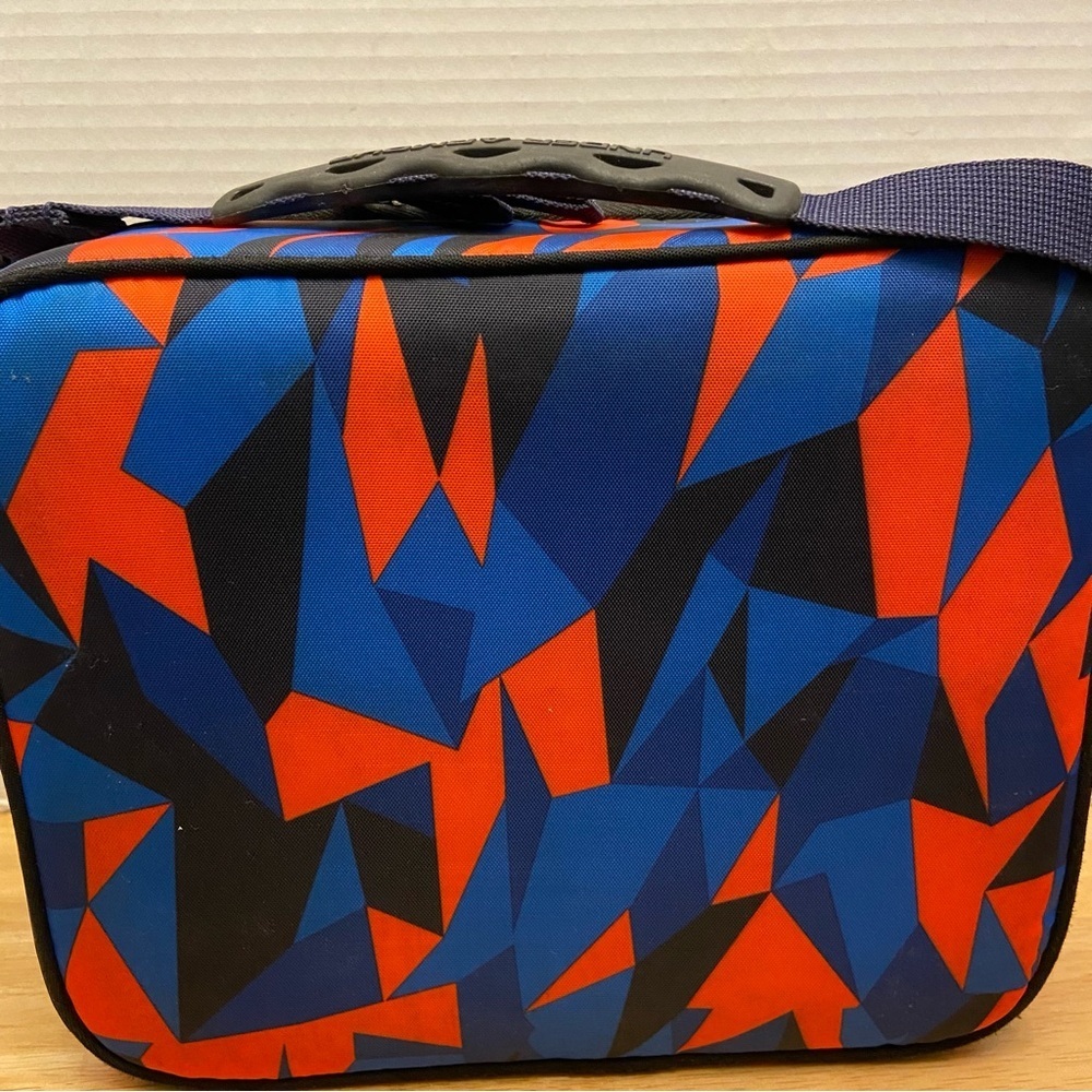Under Armour Abstract Geo Print Thermos Double Zip Food Lunch Carrier. - Picture 2 of 5